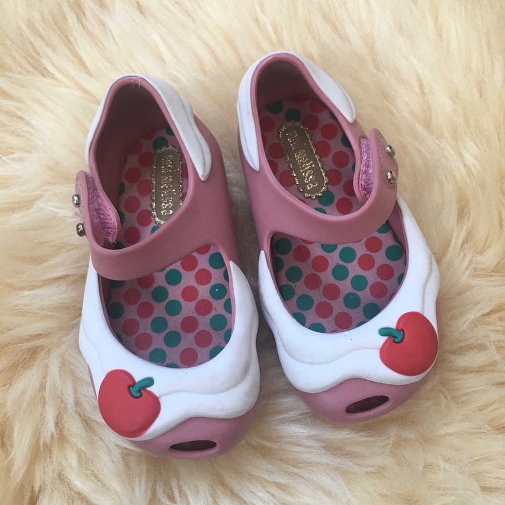 Mini Melissa HTF pink cupcakes size 5 Retired